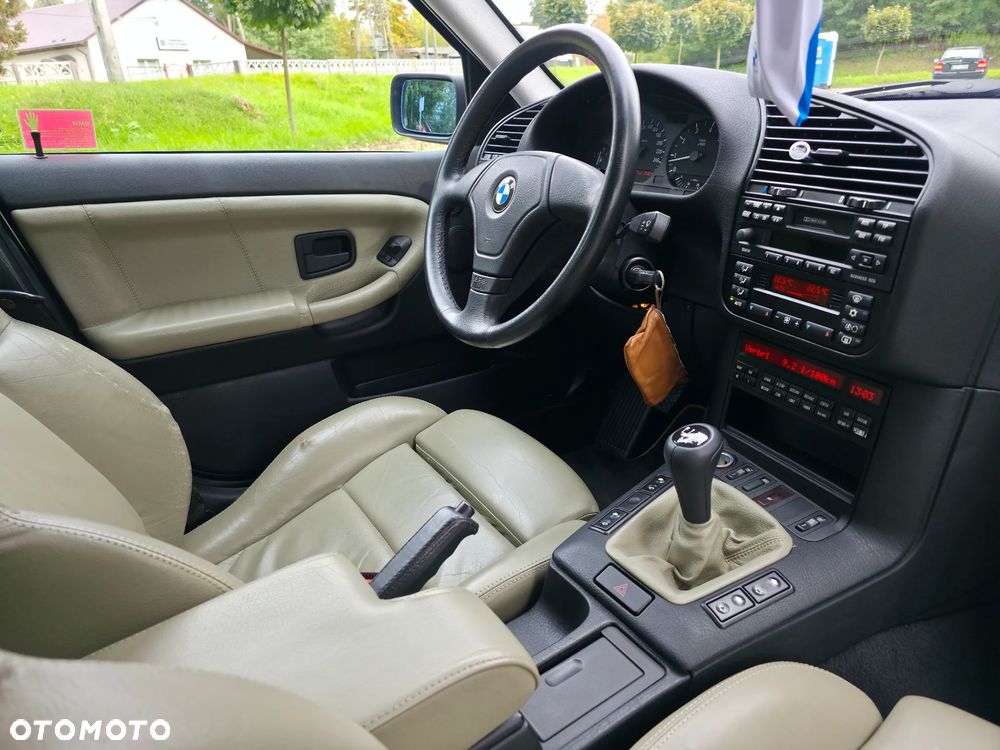 BMW Seria 3 320i - 18