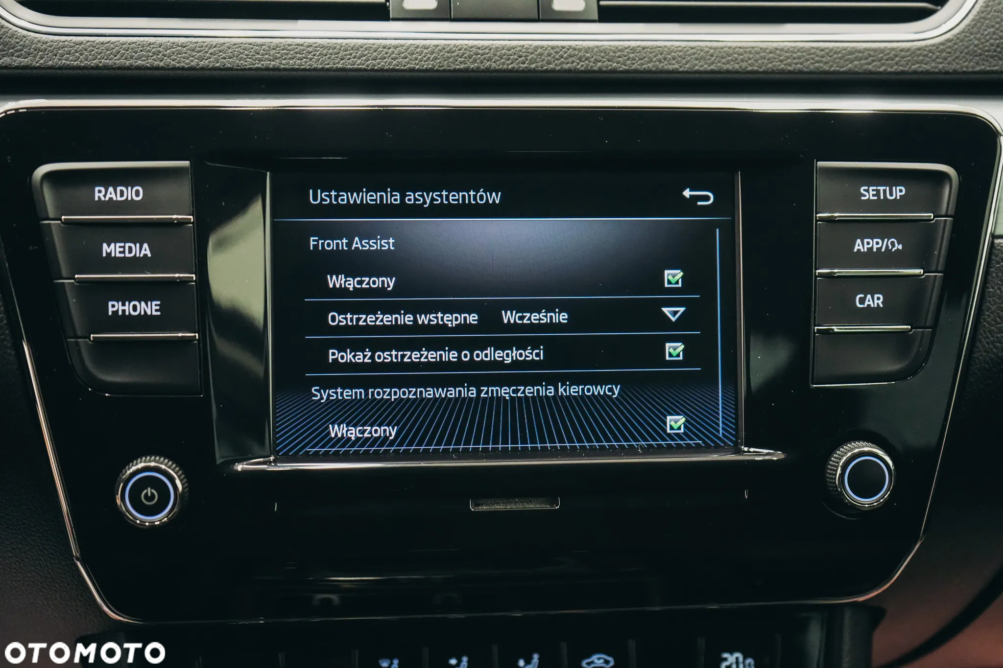Skoda Superb 2.0 TDI SCR Ambition - 31