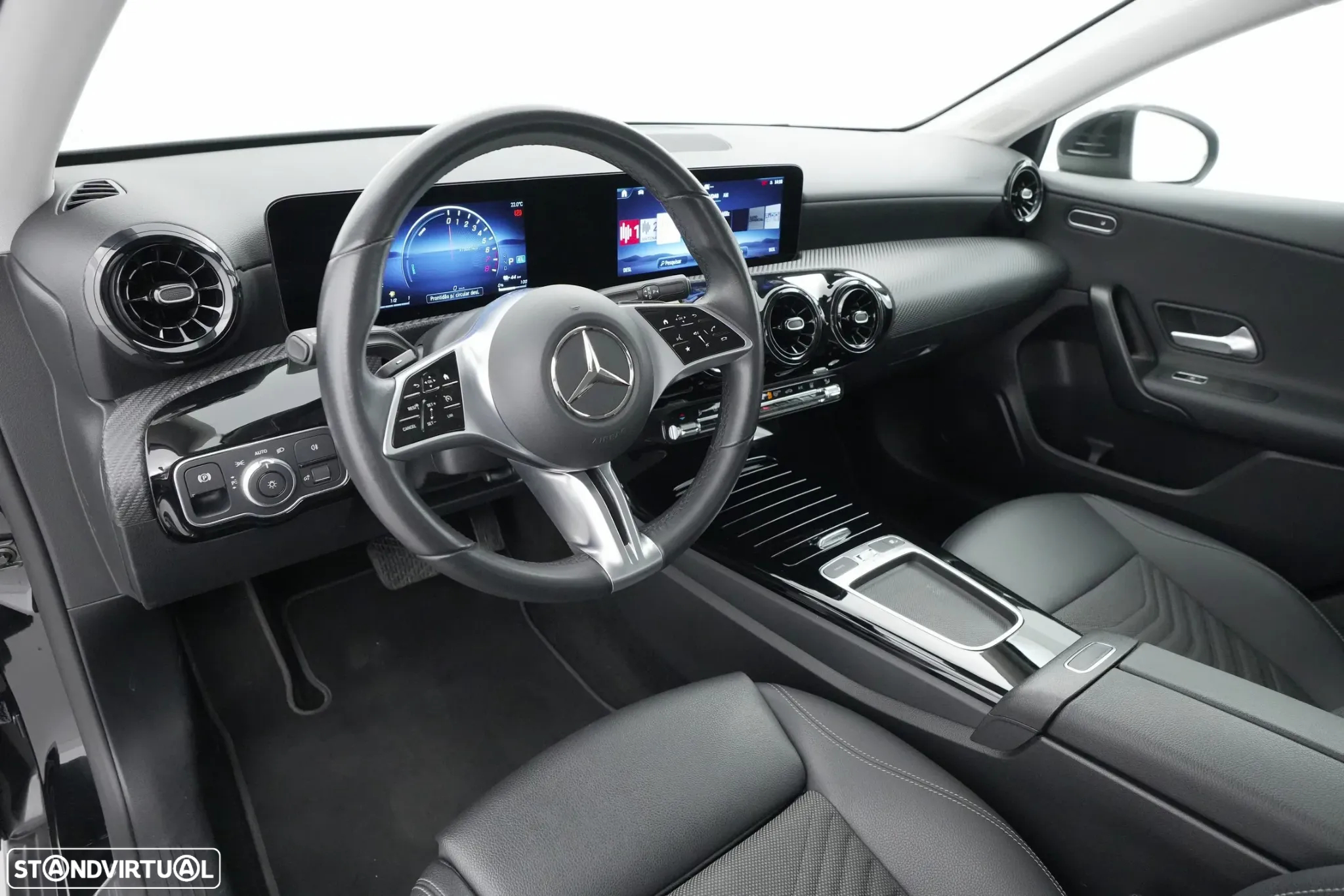 Mercedes-Benz A 250 Limousine e Style Plus - 24