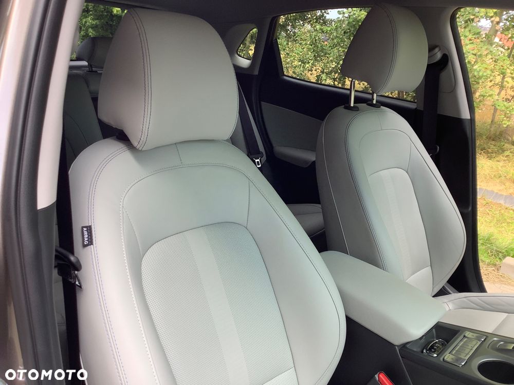 Hyundai Kona 64kWh Executive - 18