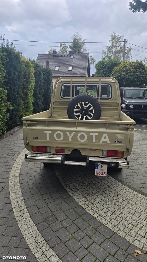 Toyota Land Cruiser - 27