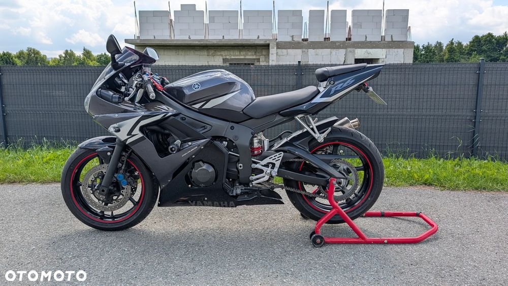 Yamaha R6 - 6