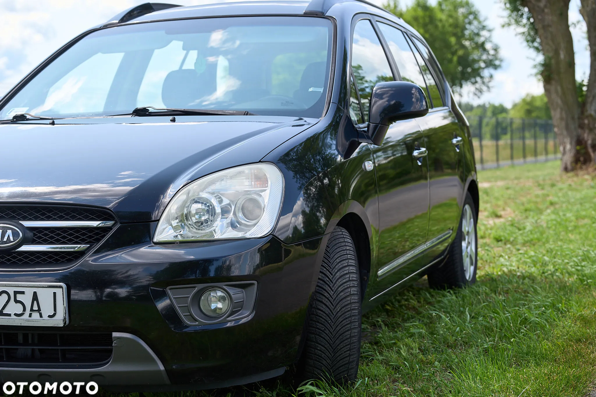 Kia Carens - 8