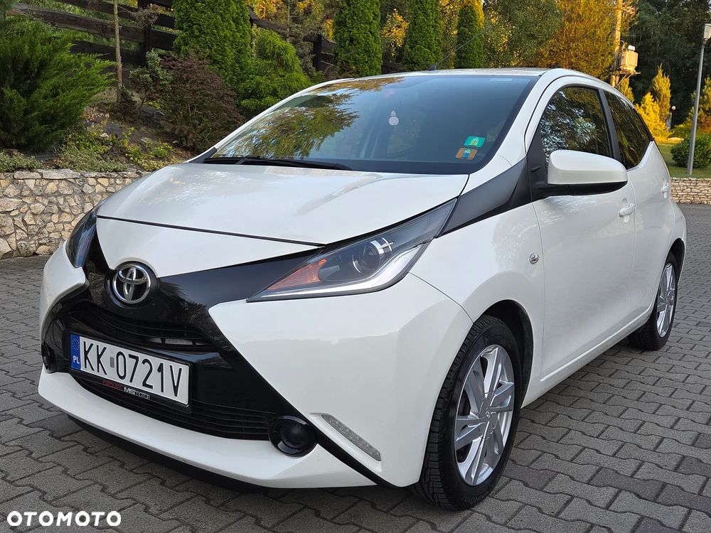 Toyota Aygo x-play touch - 2