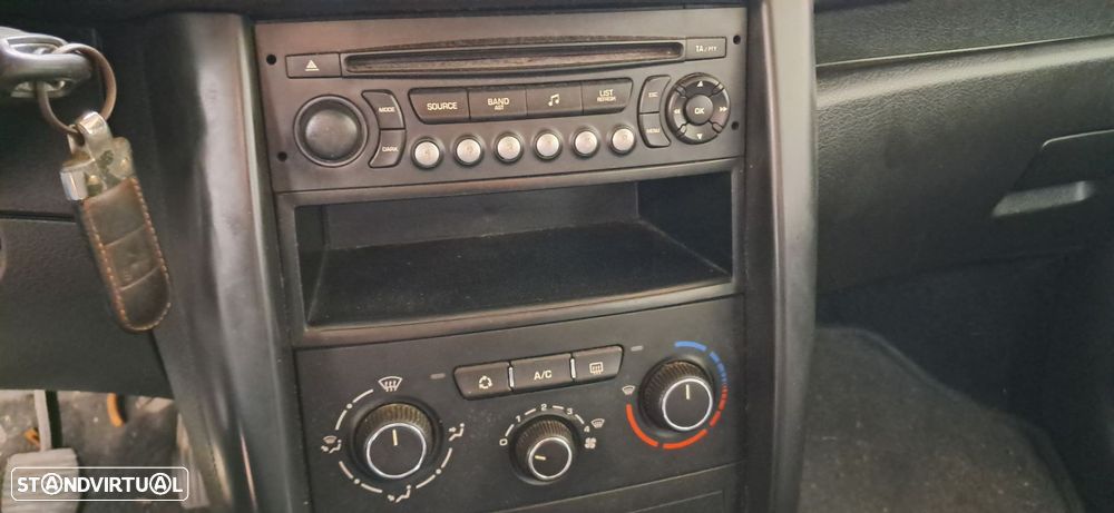 Peugeot 207 1.4 16V Active - 6