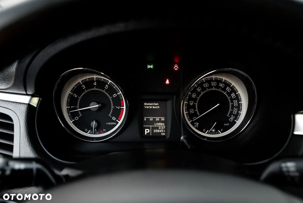 Suzuki Kizashi 2.4 4x4 CVT Sport - 24