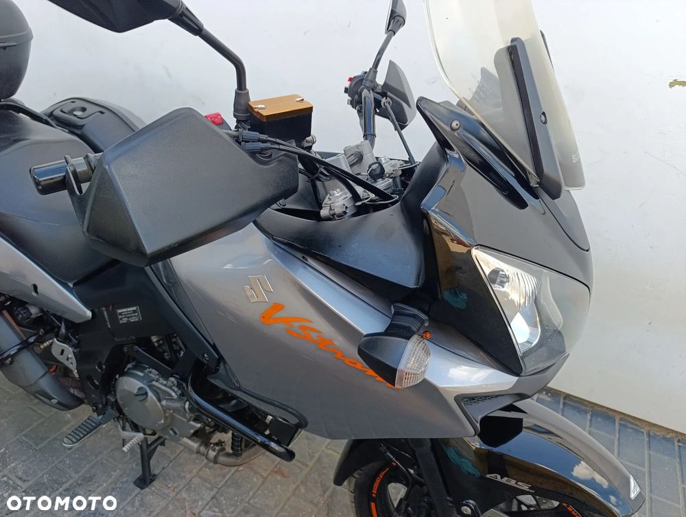 Suzuki V-STROM - 30
