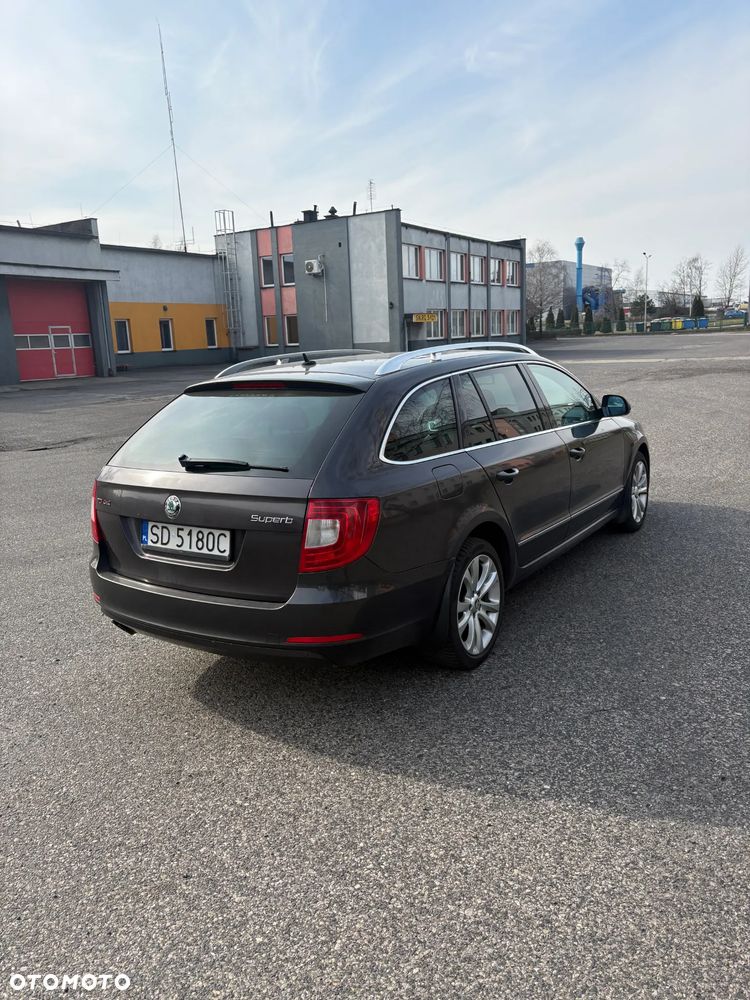 Skoda Superb 2.0 TDI 4x4 Elegance - 3