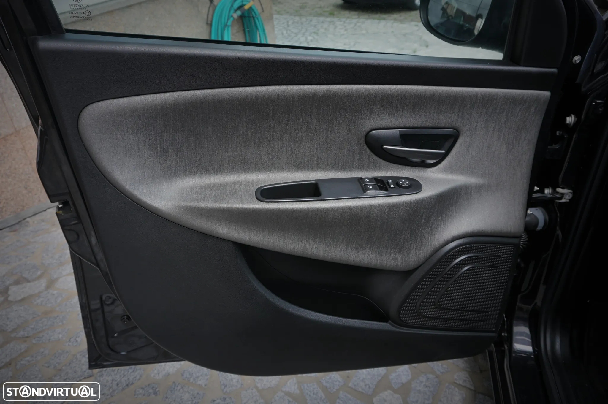 Lancia Ypsilon 1.2 S&S Silver - 10