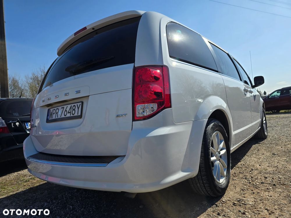 Dodge Grand Caravan - 16
