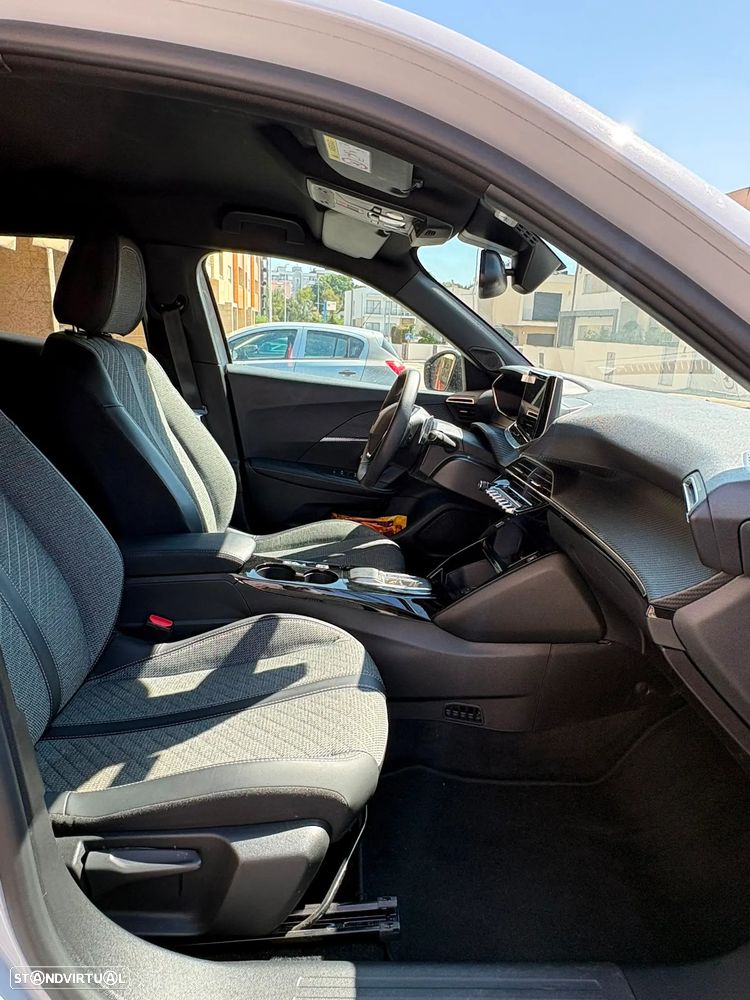 Peugeot 2008 - 9