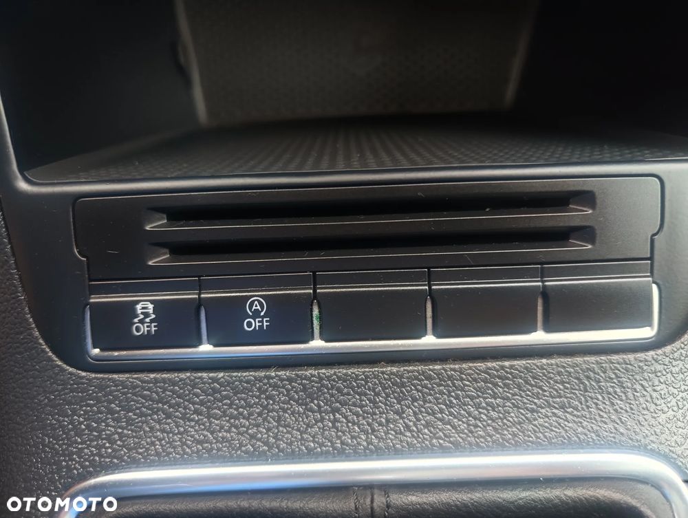 Volkswagen Tiguan 2.0 TDI DPF BlueMotion Technology Sport & Style - 33