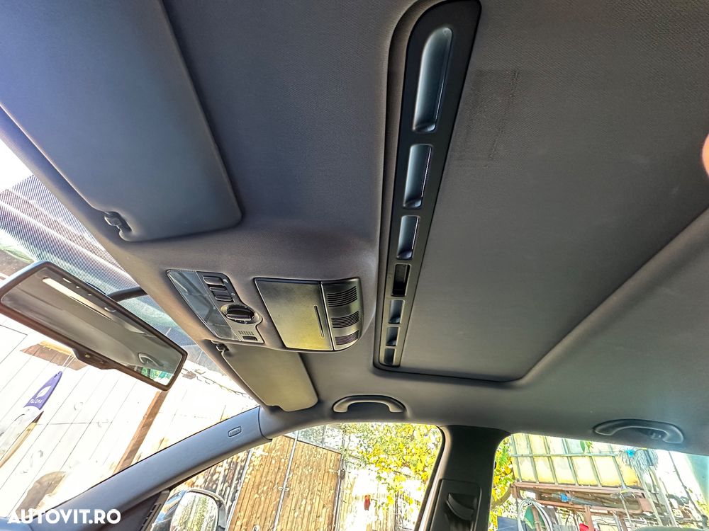 Skoda Octavia Combi 2.0 TDI RS DSG - 13