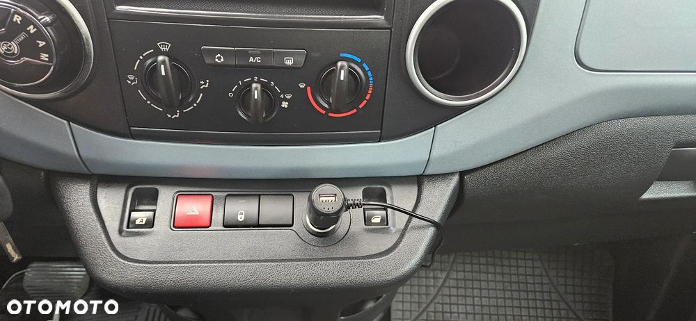 Citroën Berlingo Multispace e-HDi 90 FAP EGS6 Exclusive - 26