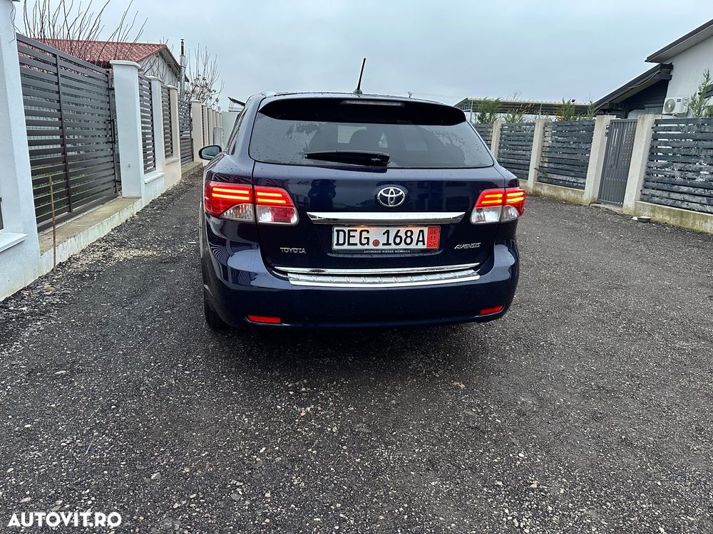 Toyota Avensis Combi 2.0 D-4D Comfort - 12