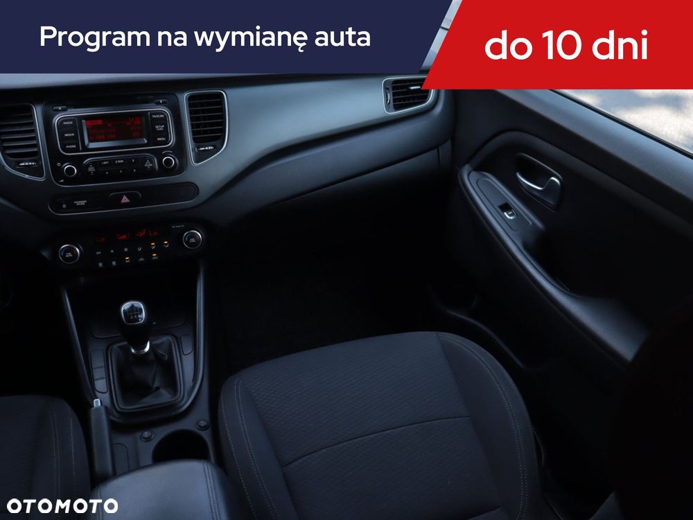 Kia Carens - 10