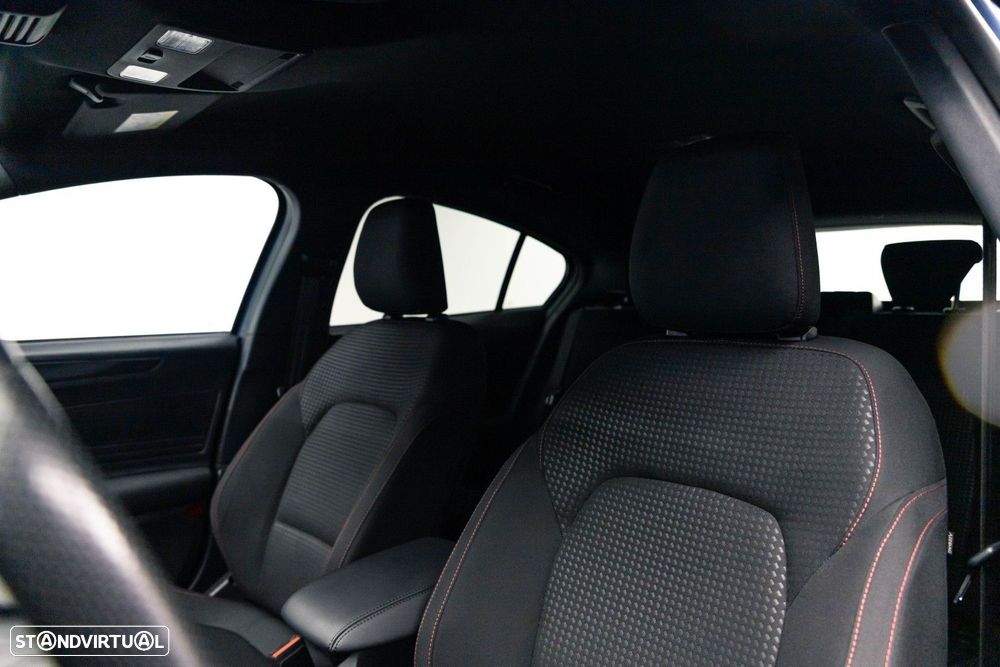 Ford Focus 1.0 EcoBoost MHEV ST-Line - 20