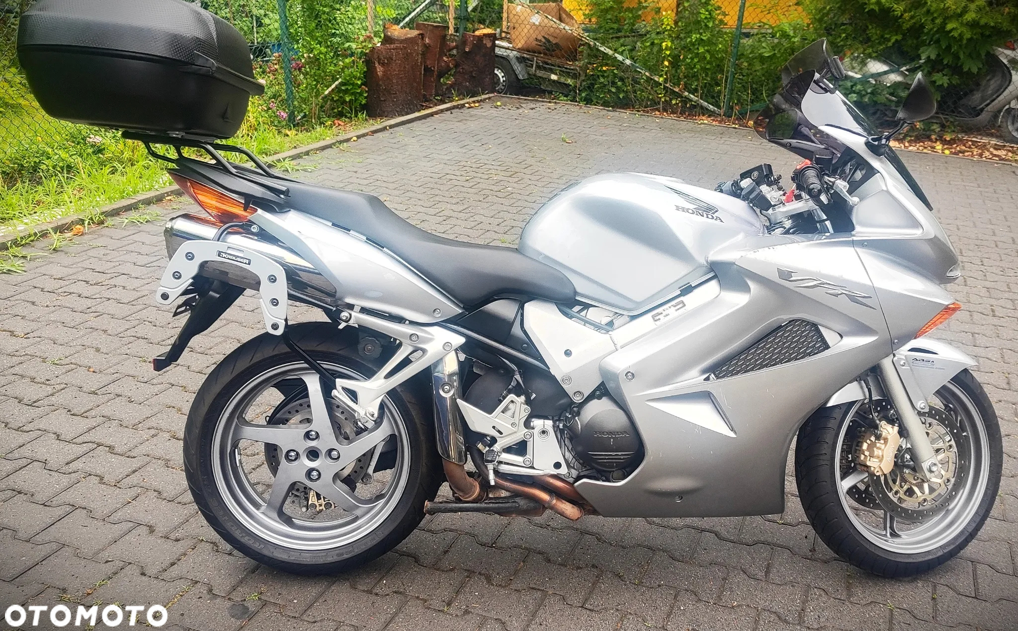 Honda VFR - 9