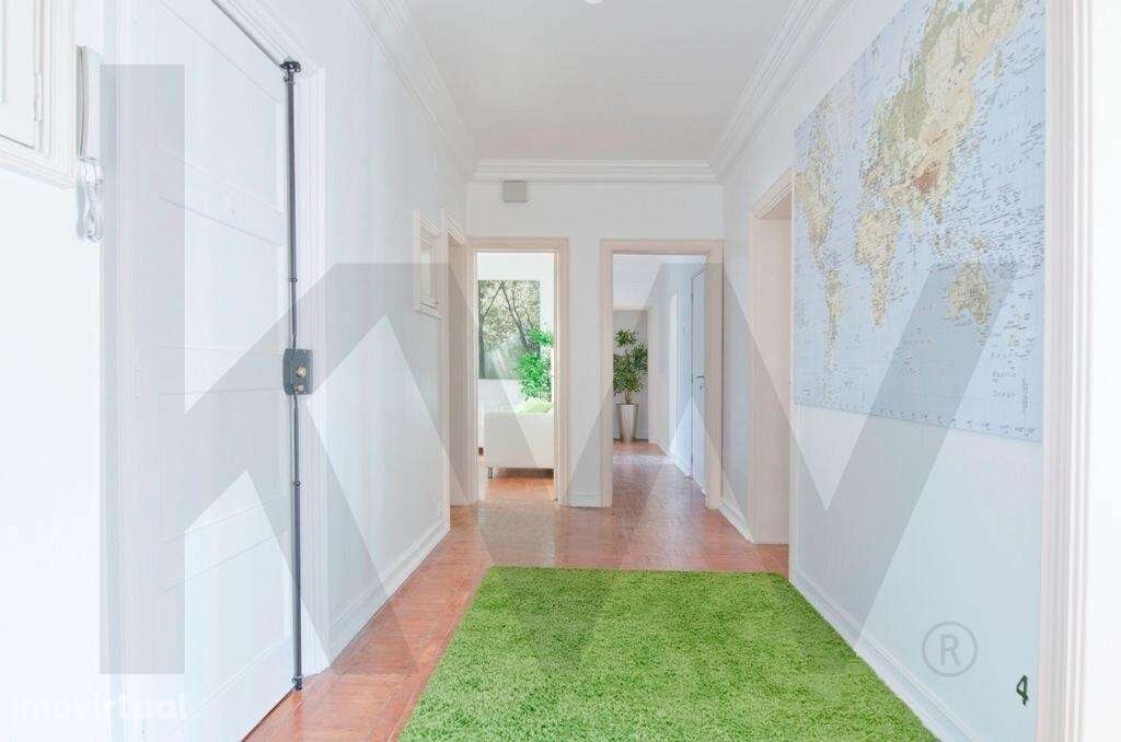 Apartamento T9 com terraço da Estrada de Benfica - Grande imagem: 2/31