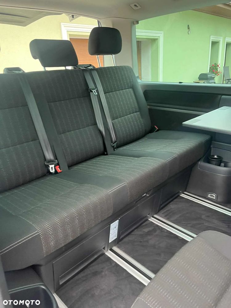 Volkswagen Multivan - 21