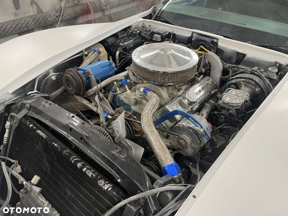 Chevrolet Corvette - 17