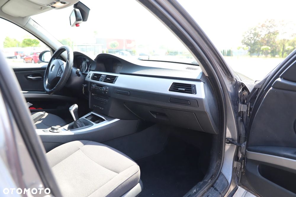 BMW Seria 3 320d - 8