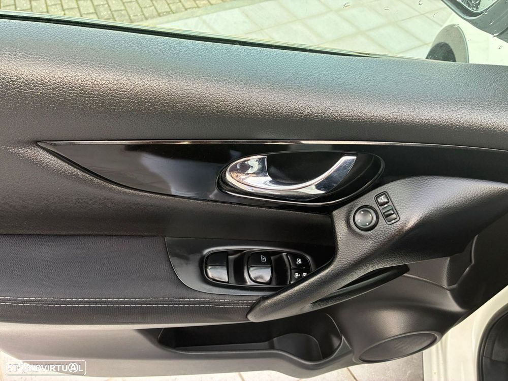 Nissan Qashqai 1.5 dCi N-Connecta - 10