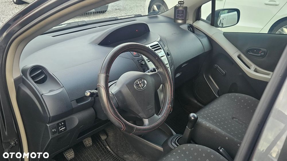 Toyota Yaris 1.3 Luna A/C - 7
