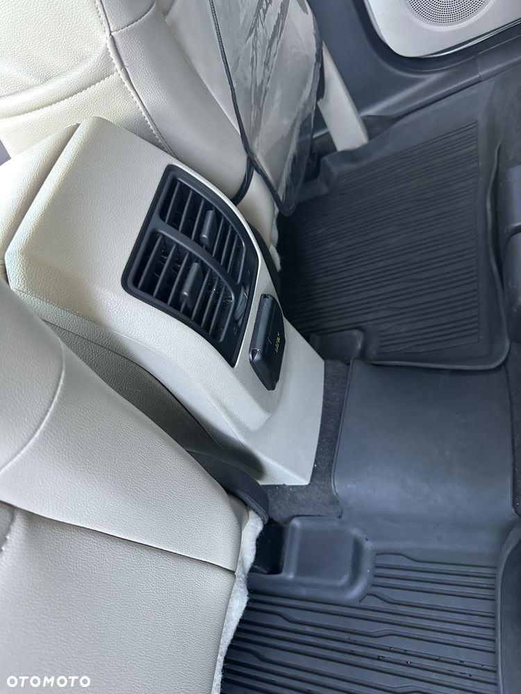 Ford Escape ver-2-0-ecoboost-awd-titanium - 23