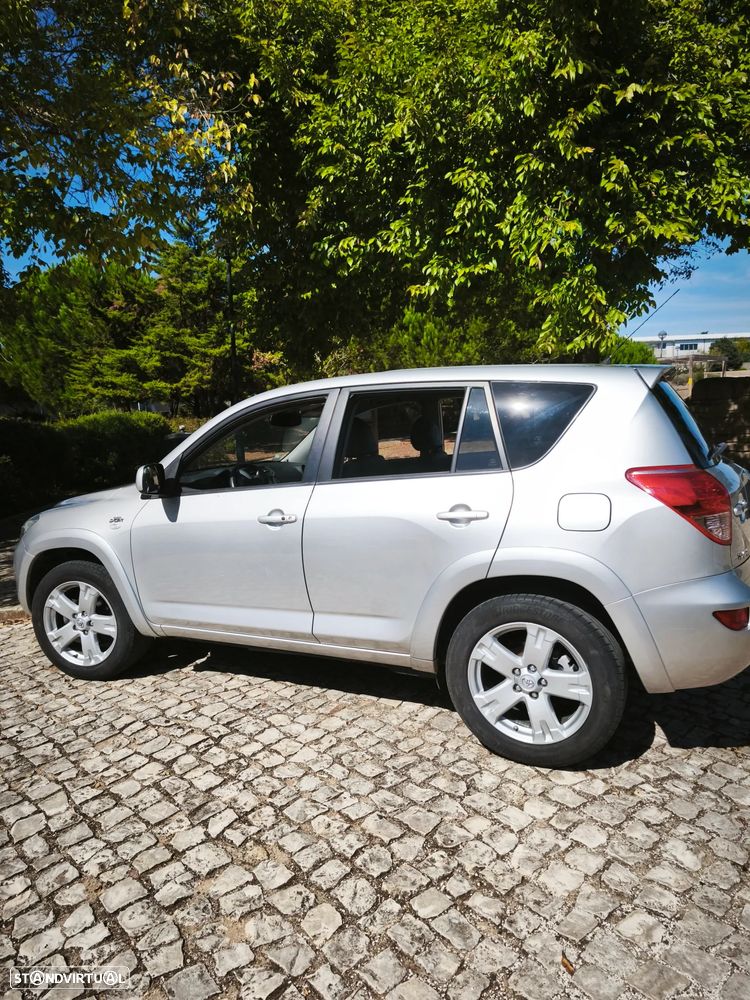 Toyota RAV4 2.2 D-4D X NAVI - 4