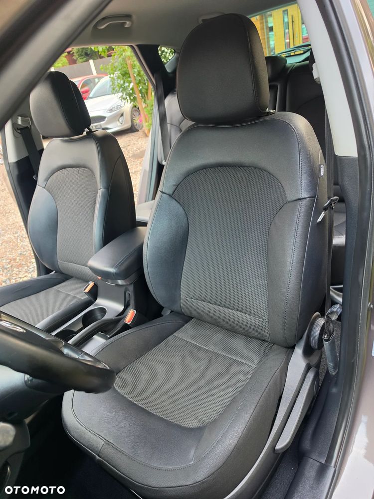 Hyundai ix35 1.6 2WD Fifa World Cup Edition - 23