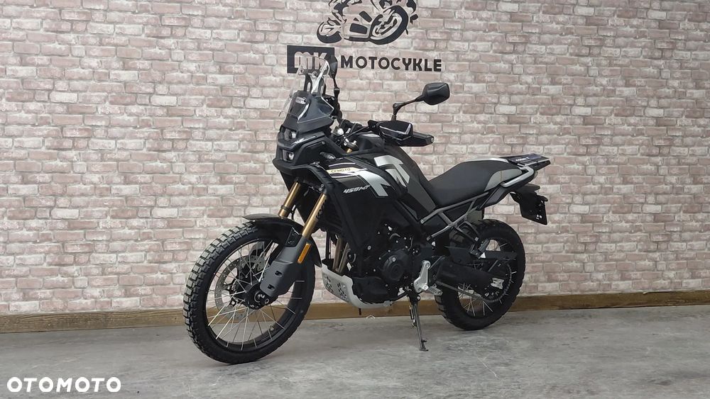 CFMoto MT - 1