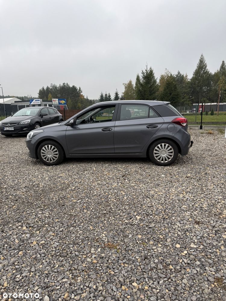 Hyundai i20 blue 1.2 Trend - 7