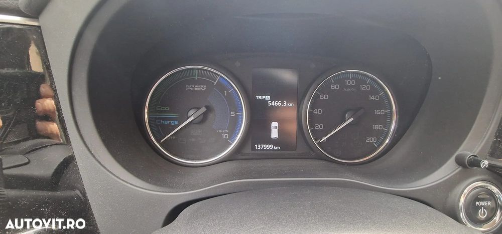 Mitsubishi Outlander 2.4 4WD Plug-In Hybrid Diamant - 11