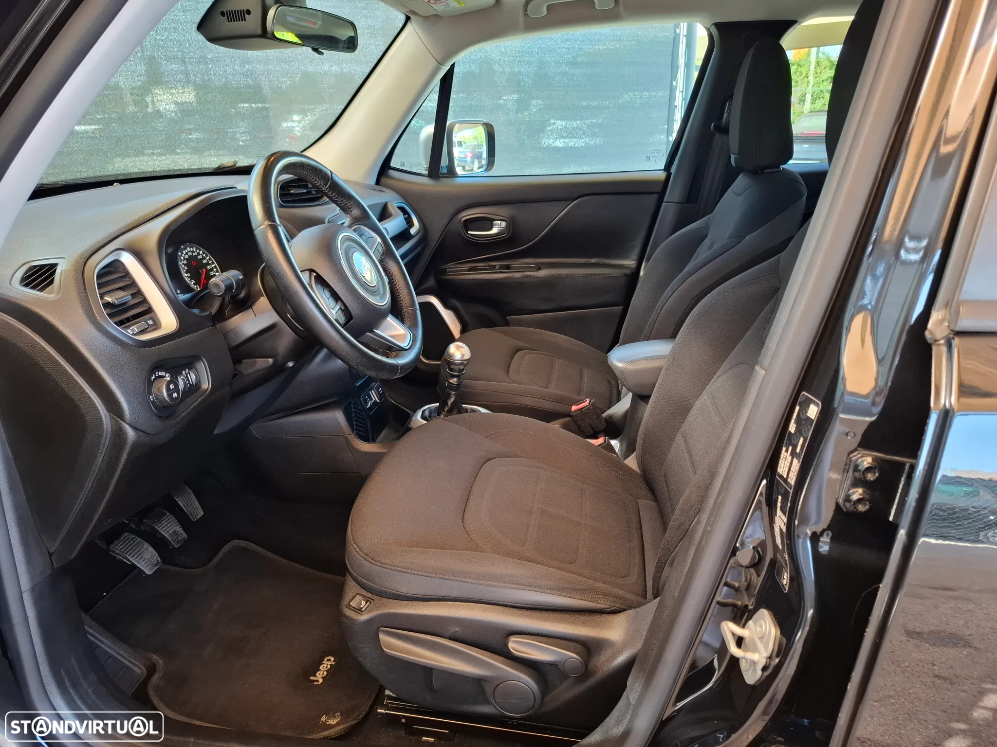 Jeep Renegade 1.6 MJD Limited - 23