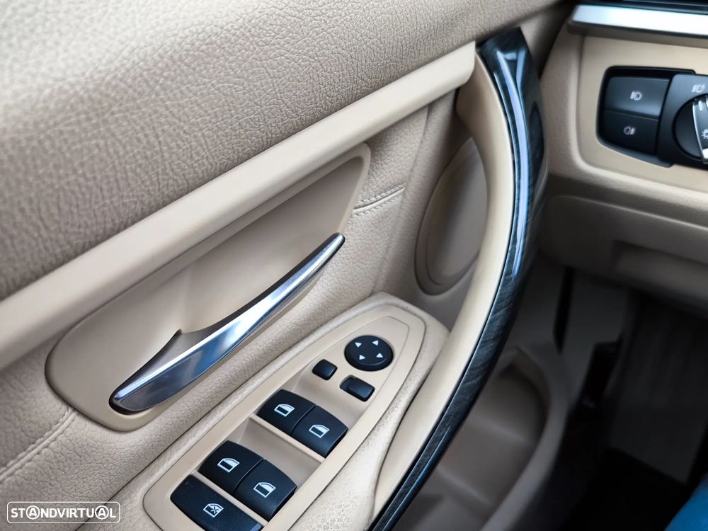 BMW 320 d Auto Line Luxury - 13