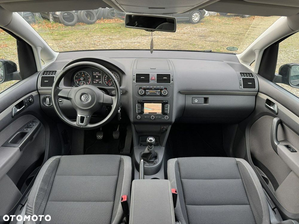 Volkswagen Touran - 18