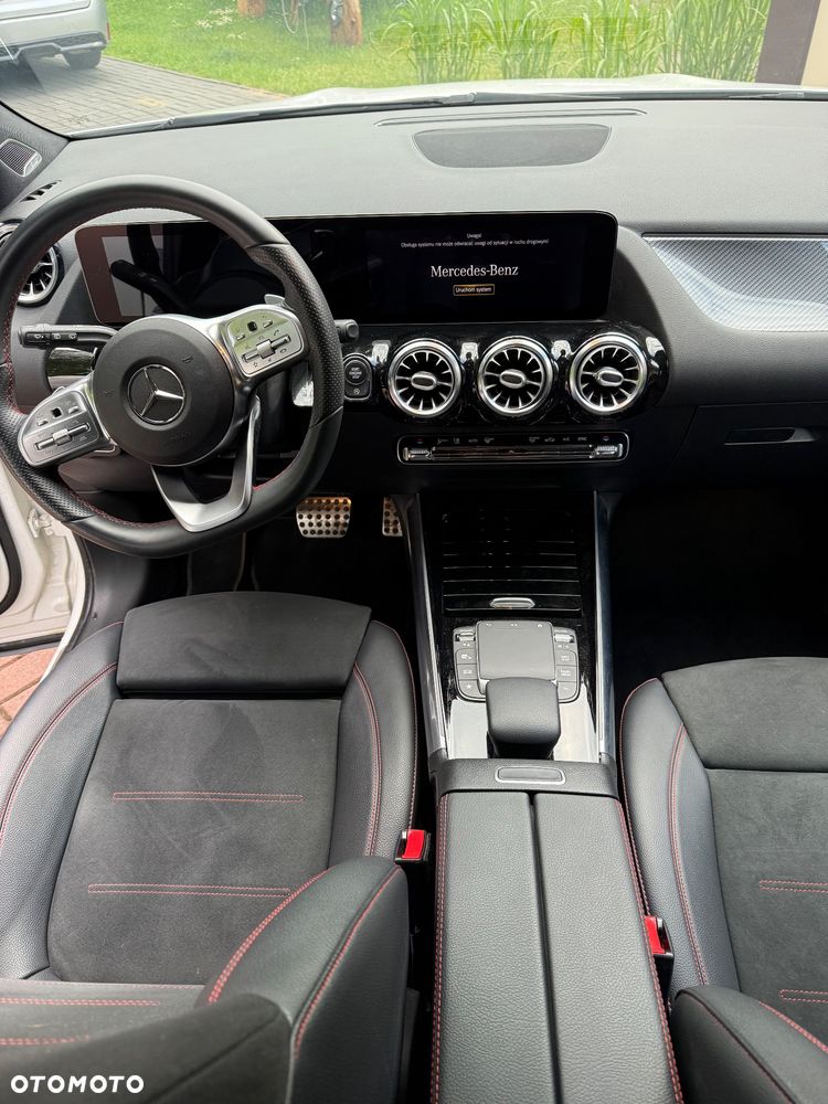 Mercedes-Benz GLA 200 AMG Line - 16
