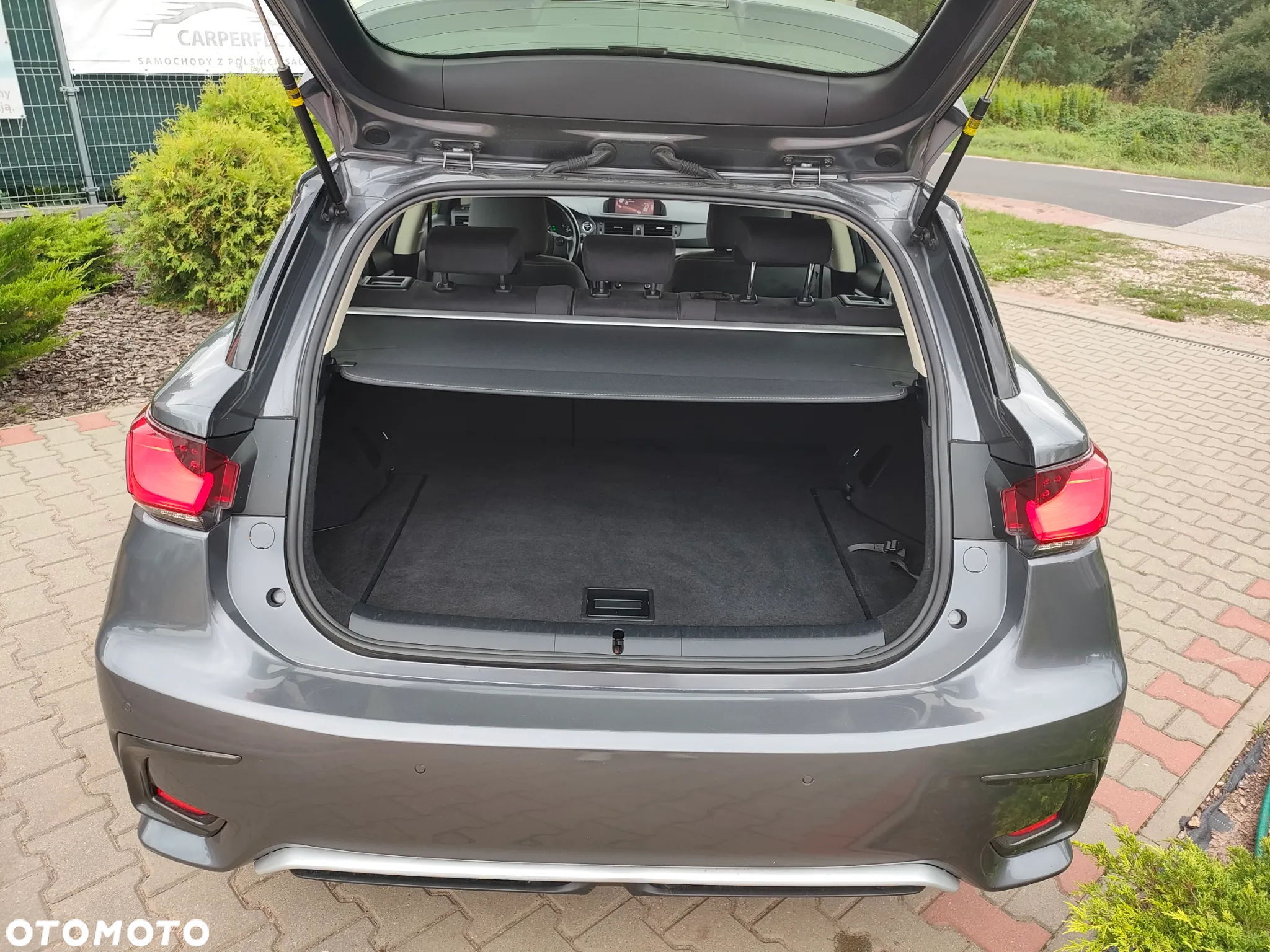 Lexus CT - 16