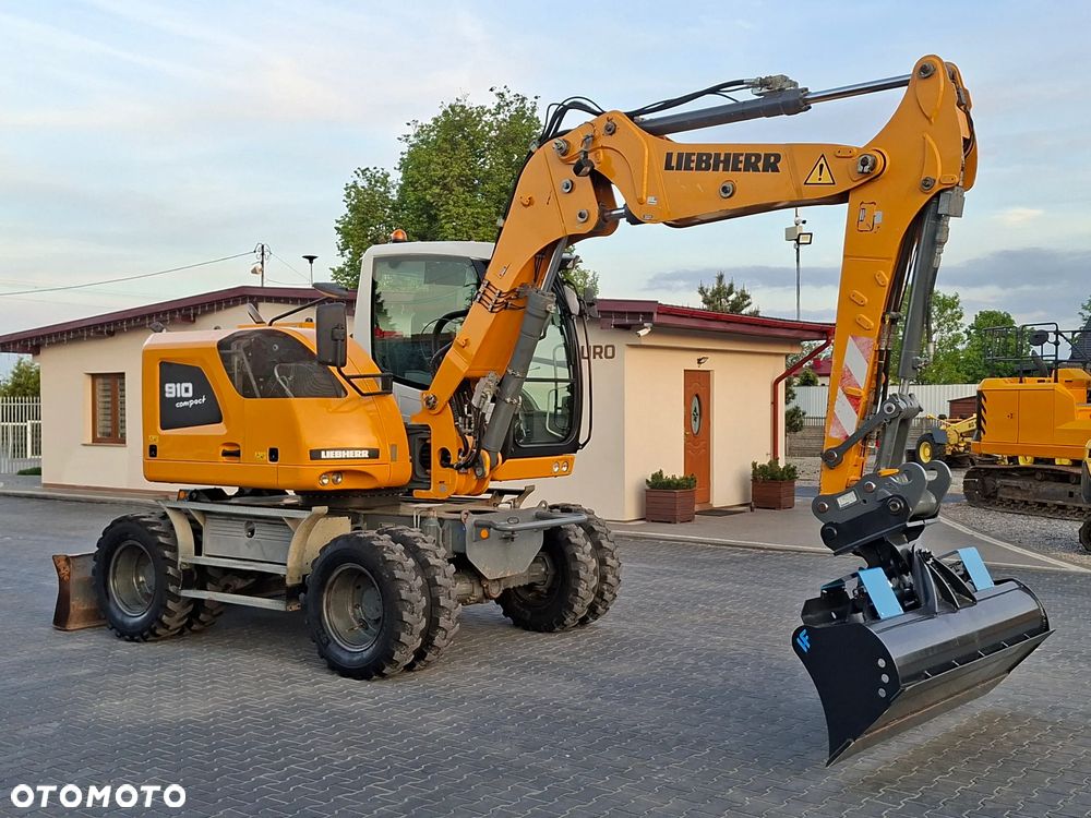 Liebherr A910 COMPACT rok 2015 Super Stan - 7