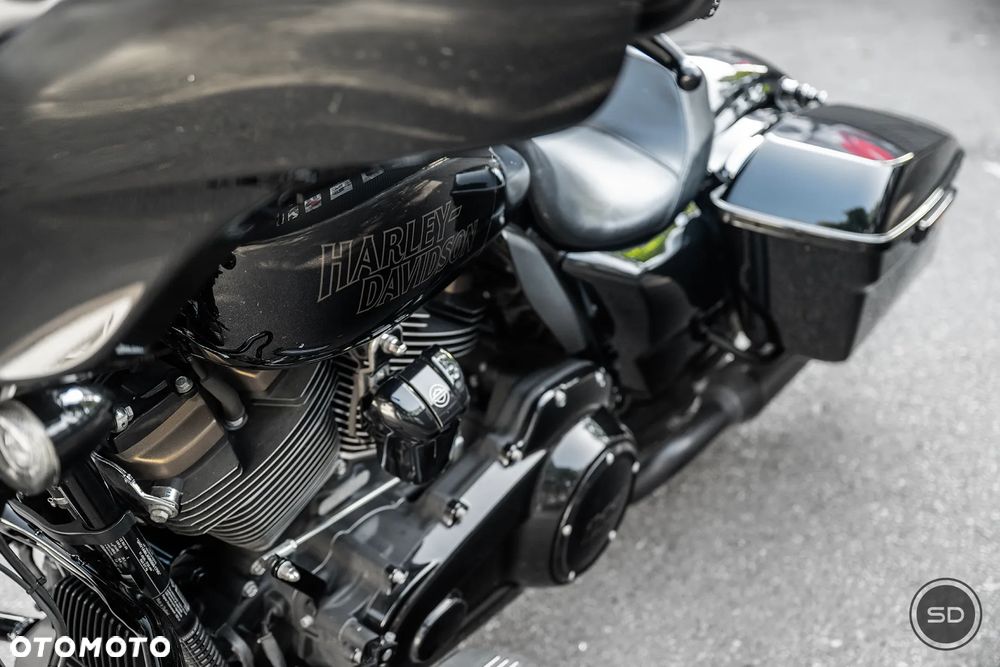 Harley-Davidson Touring Street Glide - 11