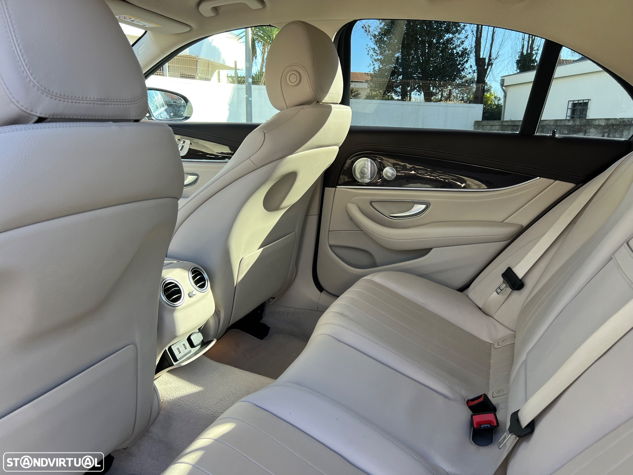 Mercedes-Benz E 300 d Exclusive Line - 13