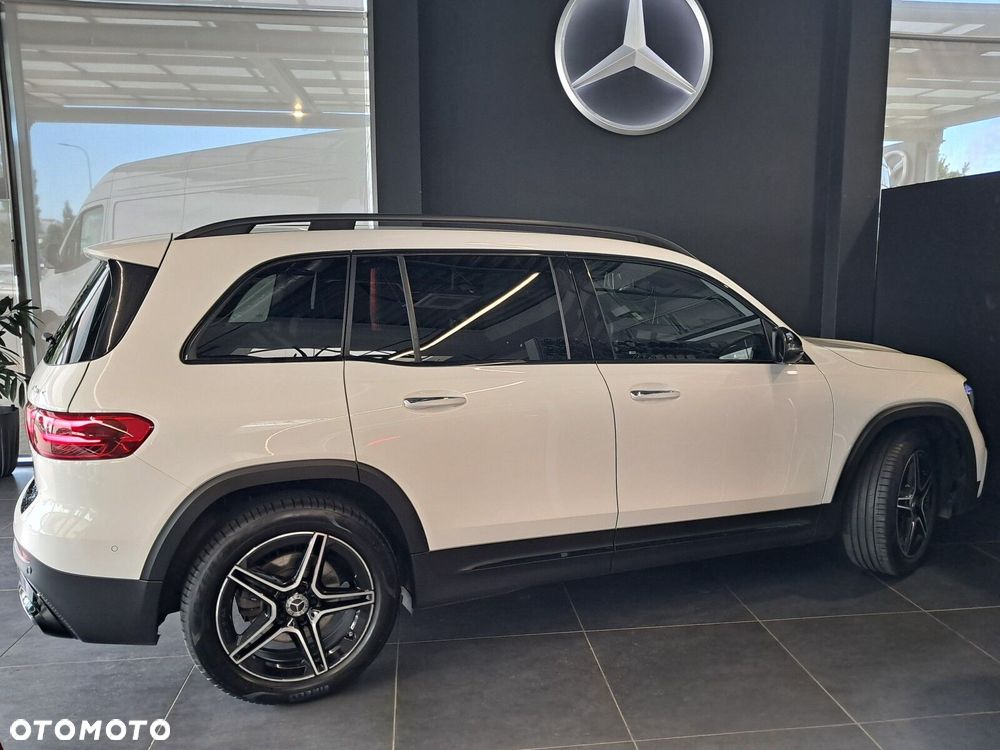 Mercedes-Benz GLB - 24