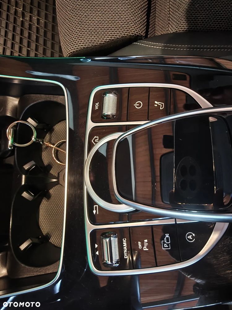 Mercedes-Benz Klasa E 220 d 4-Matic 9G-TRONIC - 9