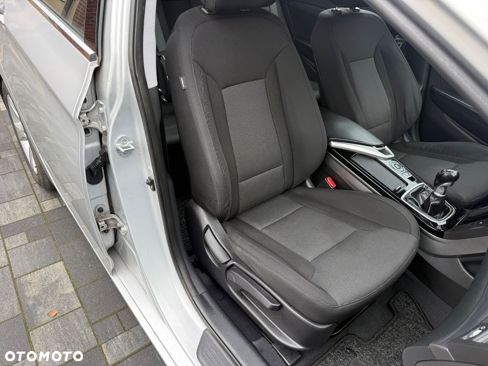 Hyundai i40 1.7 CRDi Premium - 17