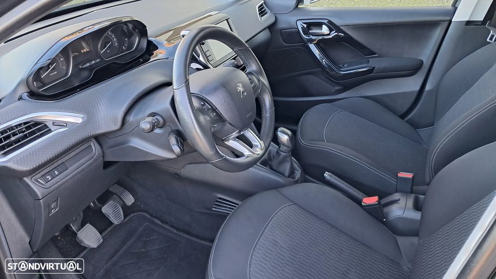 Peugeot 208 1.2 PureTech Style - 10