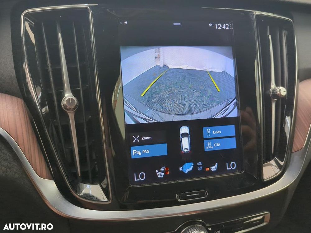Volvo V60 B4 MHEV AT8 FWD Momentum Pro - 7