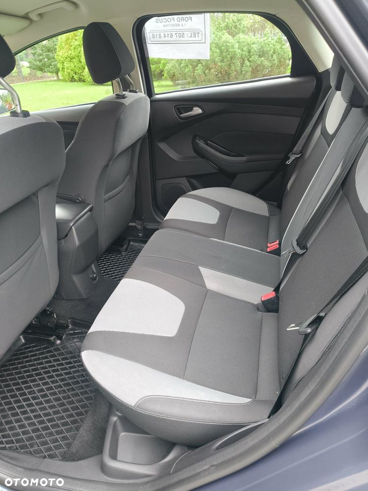 Ford Focus 1.6 Ambiente - 2