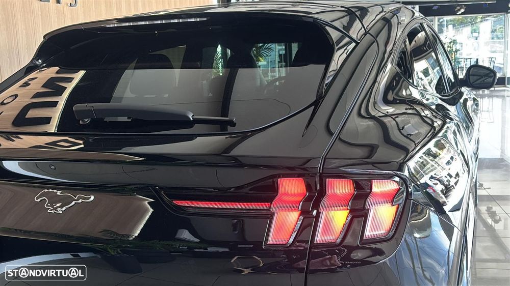 Ford Mustang Mach-E 98.7 kWh Premium AWD - 15