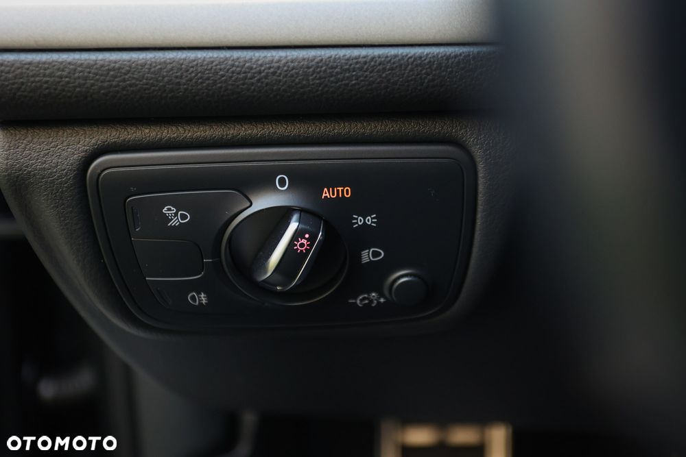 Audi A6 Avant 2.0 TDI Ultra DPF S tronic - 36